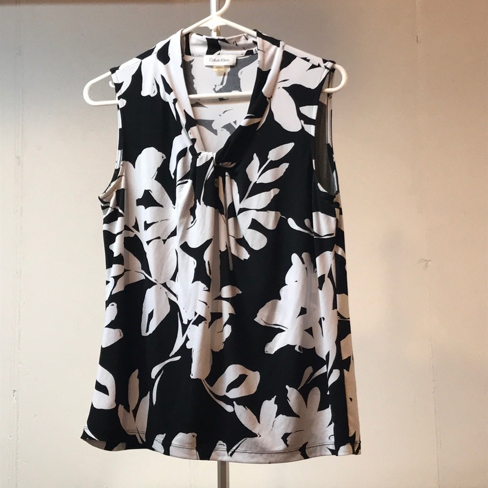 Calvin Klein black and white knot detail blue top